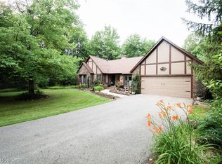 9285 Mentor Rd, Chardon, OH 44024
