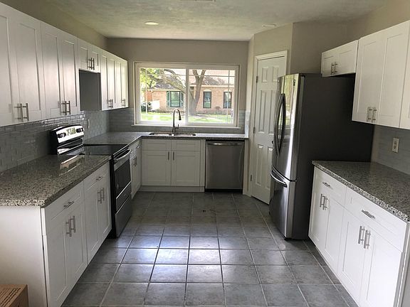 4th image of 3202 Grove Terrace Dr