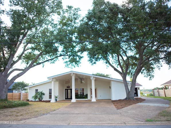 933 N Shore Dr, Biloxi, MS 39532