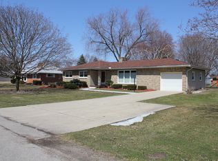 5022 Robinwood Dr, Monroe, MI