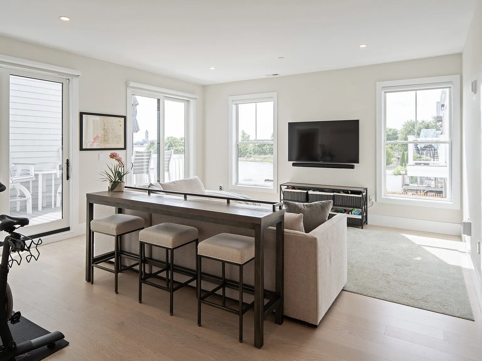 2 bed, 2.0 bath, 1109 sqft, $4,950 — Photo 1