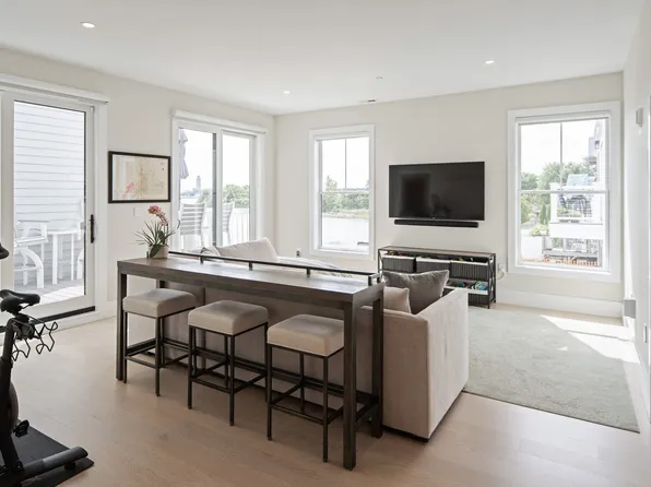 181 Coleridge St Unit C, Boston, MA 02128