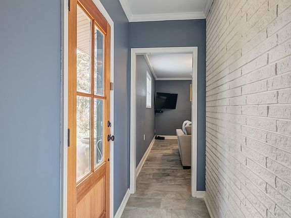 5th image of 202 Churchill Dr