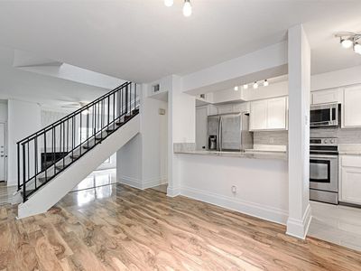 7522 Holly Hill Dr APT 27, Dallas, TX, 75231