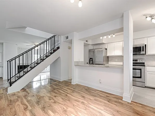 7522 Holly Hill Dr APT 27, Dallas, TX 75231