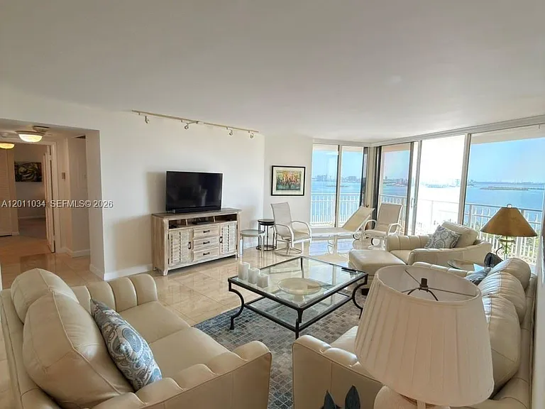 4000 Towerside Ter #1912 — Photo 2