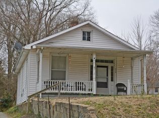 915 W Osborn Rd, Farmville, VA 23901