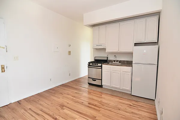 Rented by Bohemia Realty Group | media 9