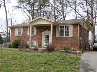 395 Fairfield Dr, Greeneville, TN 37745