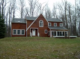 11 Scenic Woods Dr, Morgantown, WV 26508