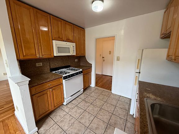 3rd image of 14470 41st Ave APT 1K