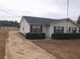 3796 Meadowview Dr, Lithia Springs, GA 30122