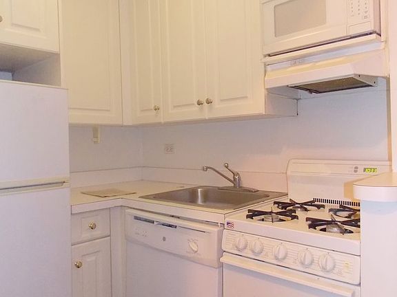 5th image of 1325 3rd Ave APT 3b