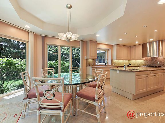 Kitchen / Breakfast Room