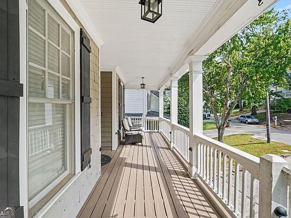 5th image of 3268 Cates Ave NE