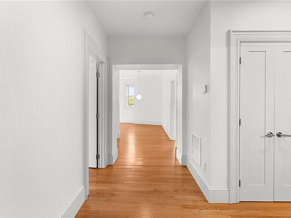 4th image of 31 Parade St #301