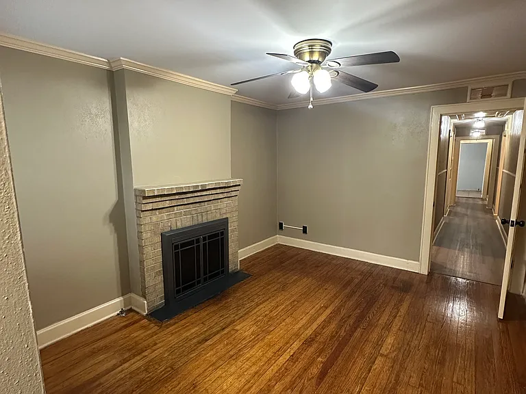927 W Victory Dr — Photo 8