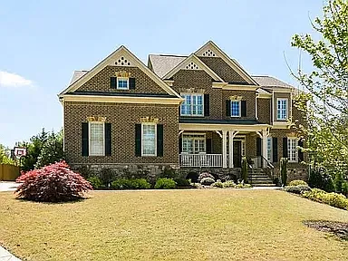 6 bed, 6106 sqft, $4,995 — Photo 2
