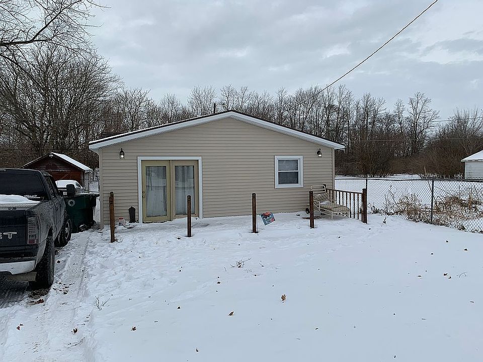2nd image of 607 S Ribble Ave