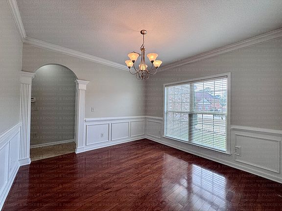 Dining Room 11'9 x 11'10