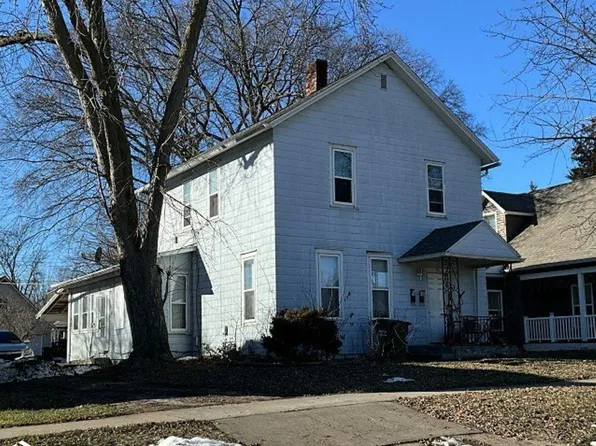 305 Winter St, West Burlington, IA 52655