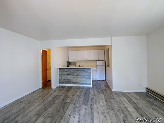 2nd image of 6537 Oswego Pl NE APT 2