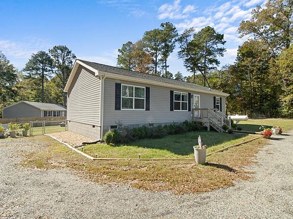 3rd image of 3412 Woodstock Rd