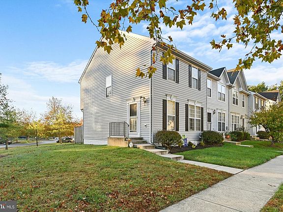 2nd image of 701 Horse Chestnut Ct