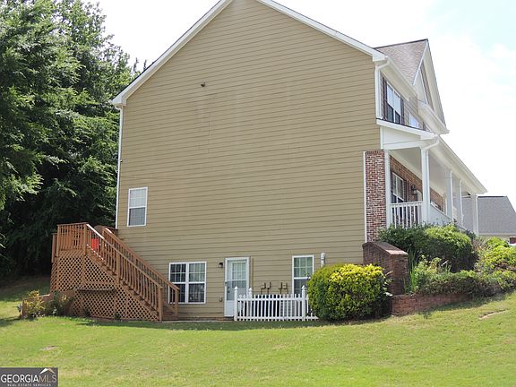 3rd image of 450 Macland Dr