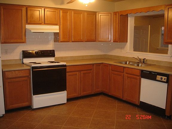 3rd image of 3211 W Bluefield Ave