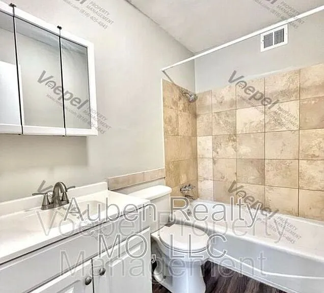10113 E 67th St — Photo 10