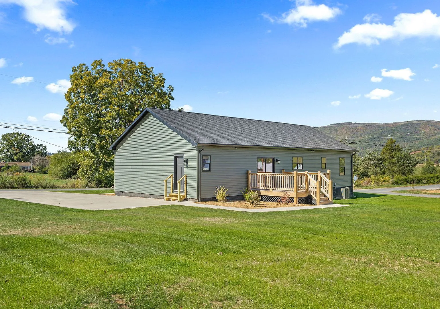 Modern Mountain Living Minutes from the Watauga River! — Photo 4
