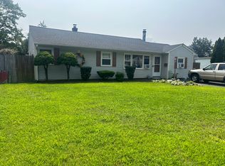 48 Plum Tree Rd, Plainville, CT 06062