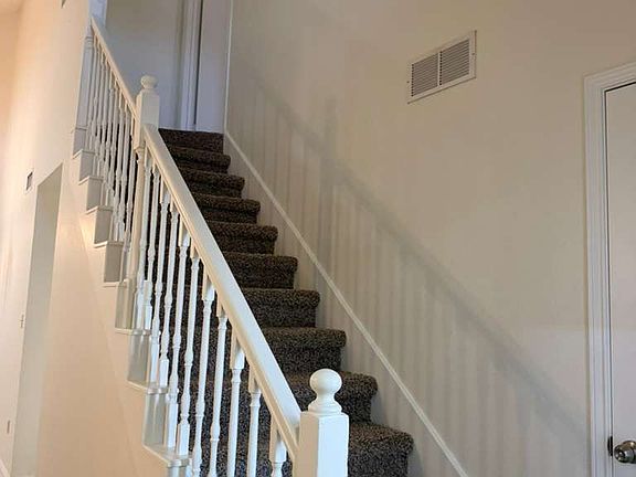 2nd image of 4208 Capitol Ln