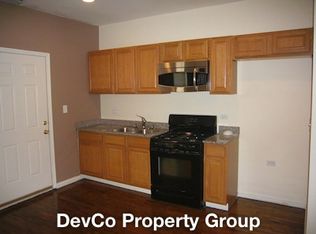 816 E 67th St, Chicago, IL 60637