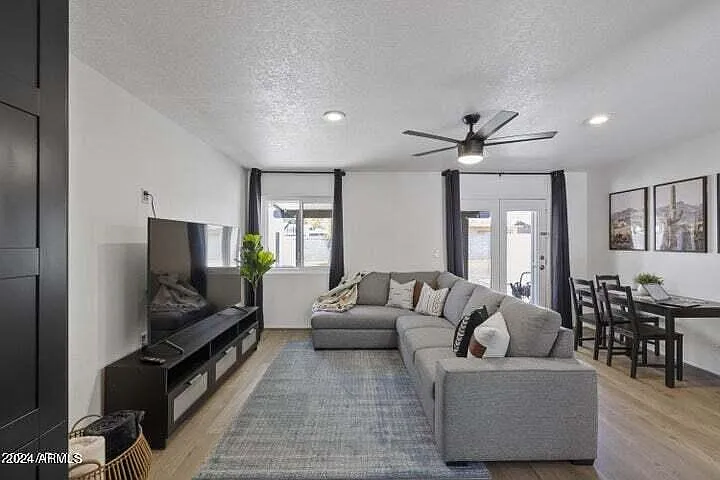 2 bed, 1118 sqft, $2,750 — Photo 4