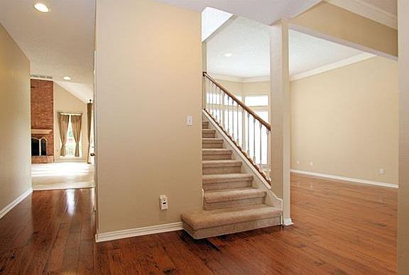 4th image of 2240 Warrington Ave
