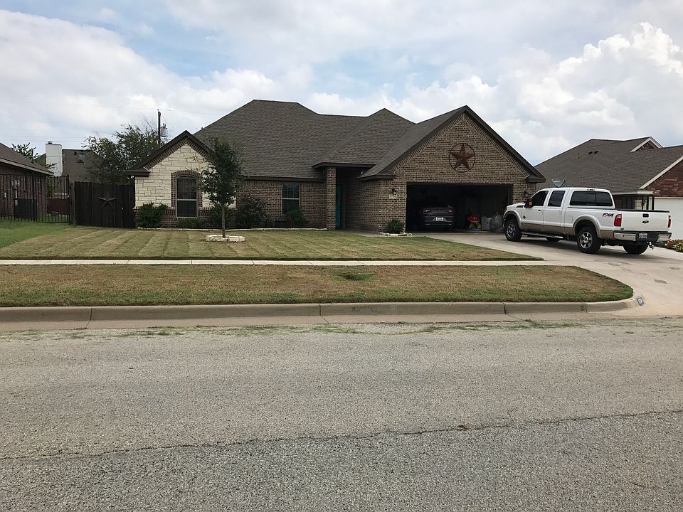 1st image of 1724 Shawnee Dr
