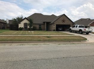 1724 Shawnee Dr, Cleburne, TX 76033