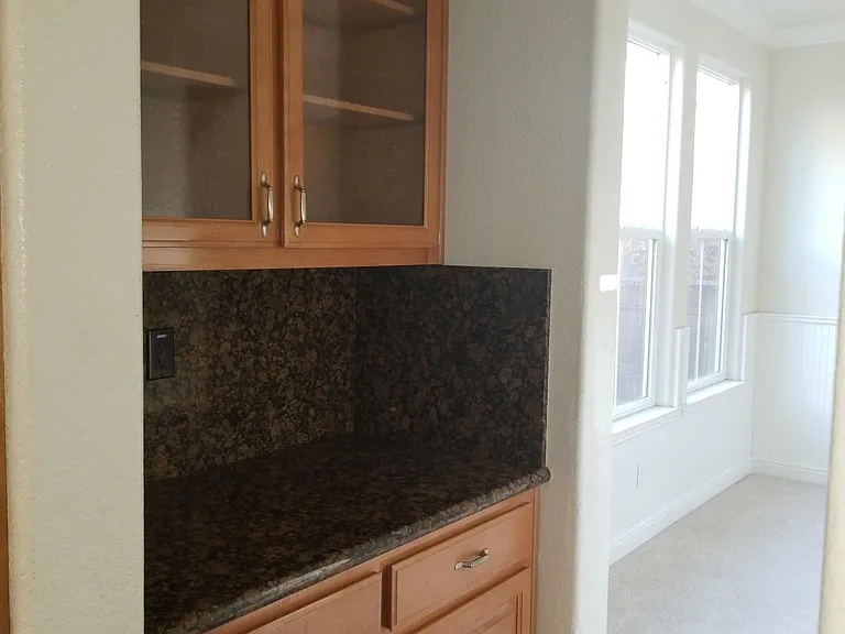 199 N Alta Dena St — Photo 12