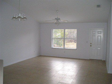 2nd image of 7 Lynn Pl