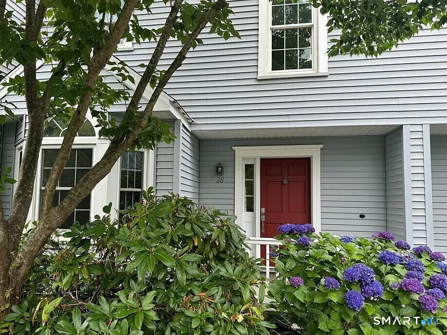 3 bed, 2.5 bath, 1567 sqft, $3,000 — Photo 1