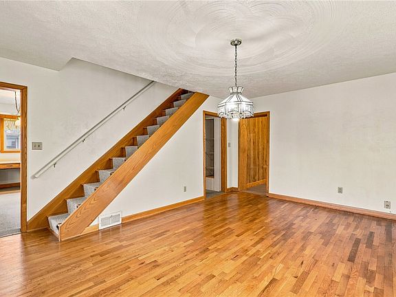 4th image of 619 Oden St