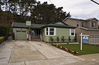 1st image of 807 Maddux Dr