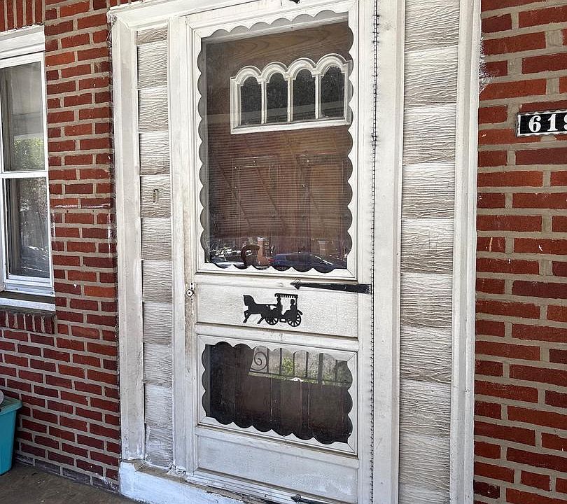 1st image of 619 E Godfrey Ave
