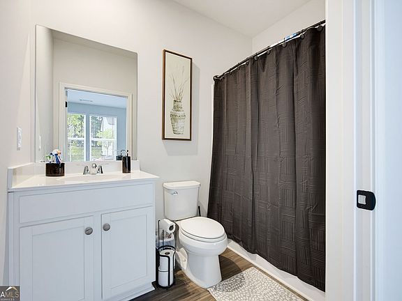 4th image of 3029 Cambridge Mill St