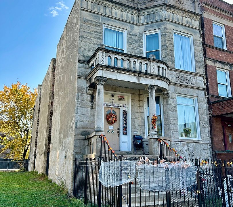 1st image of 1239 S Avers Ave