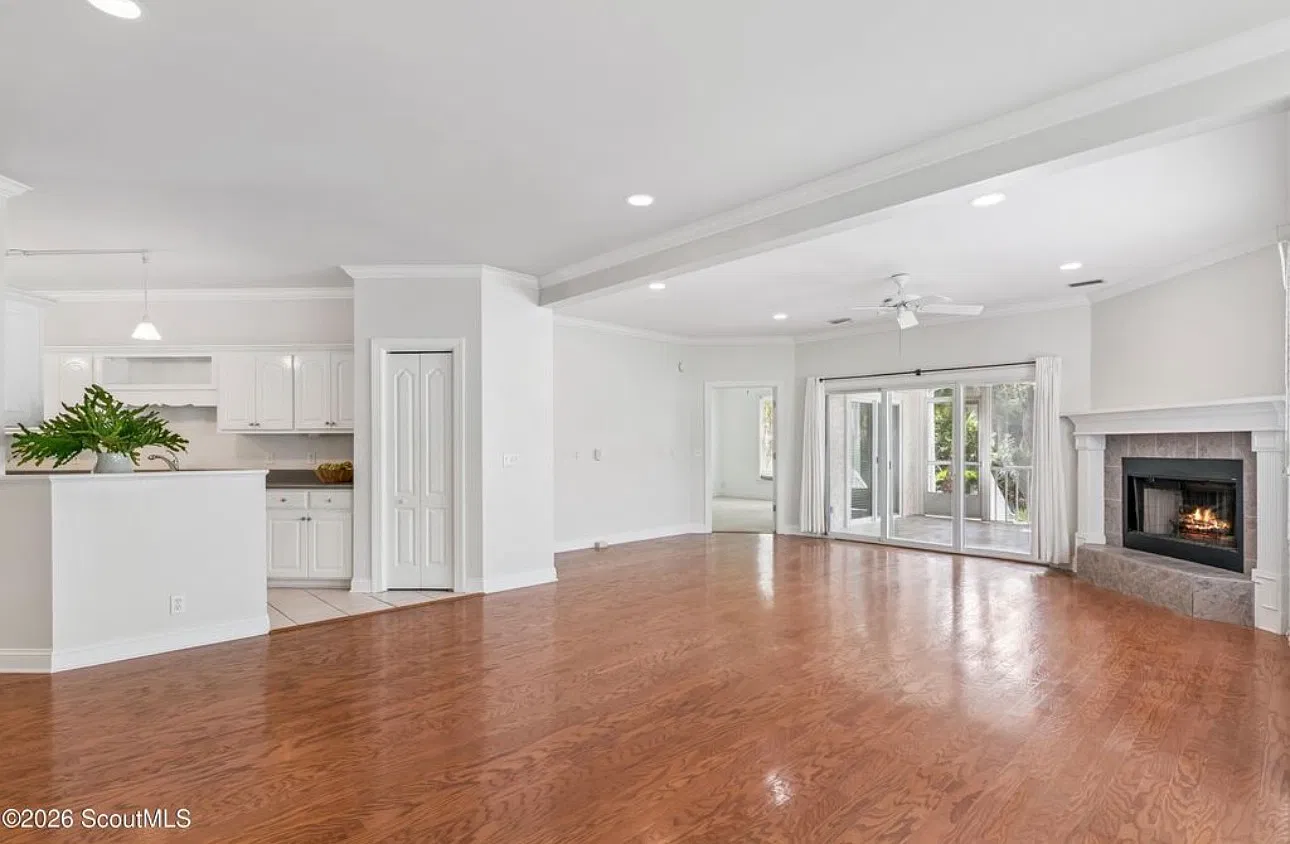 4 bed, 2939 sqft, $4,200 — Photo 4