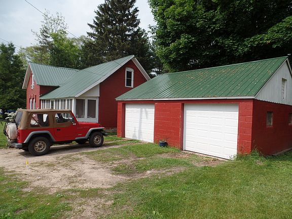 3rd image of 1007 Bjornson St