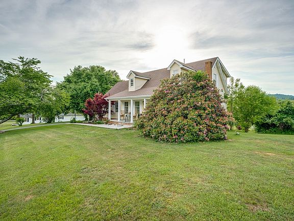 4th image of 33307 Graceland Ln